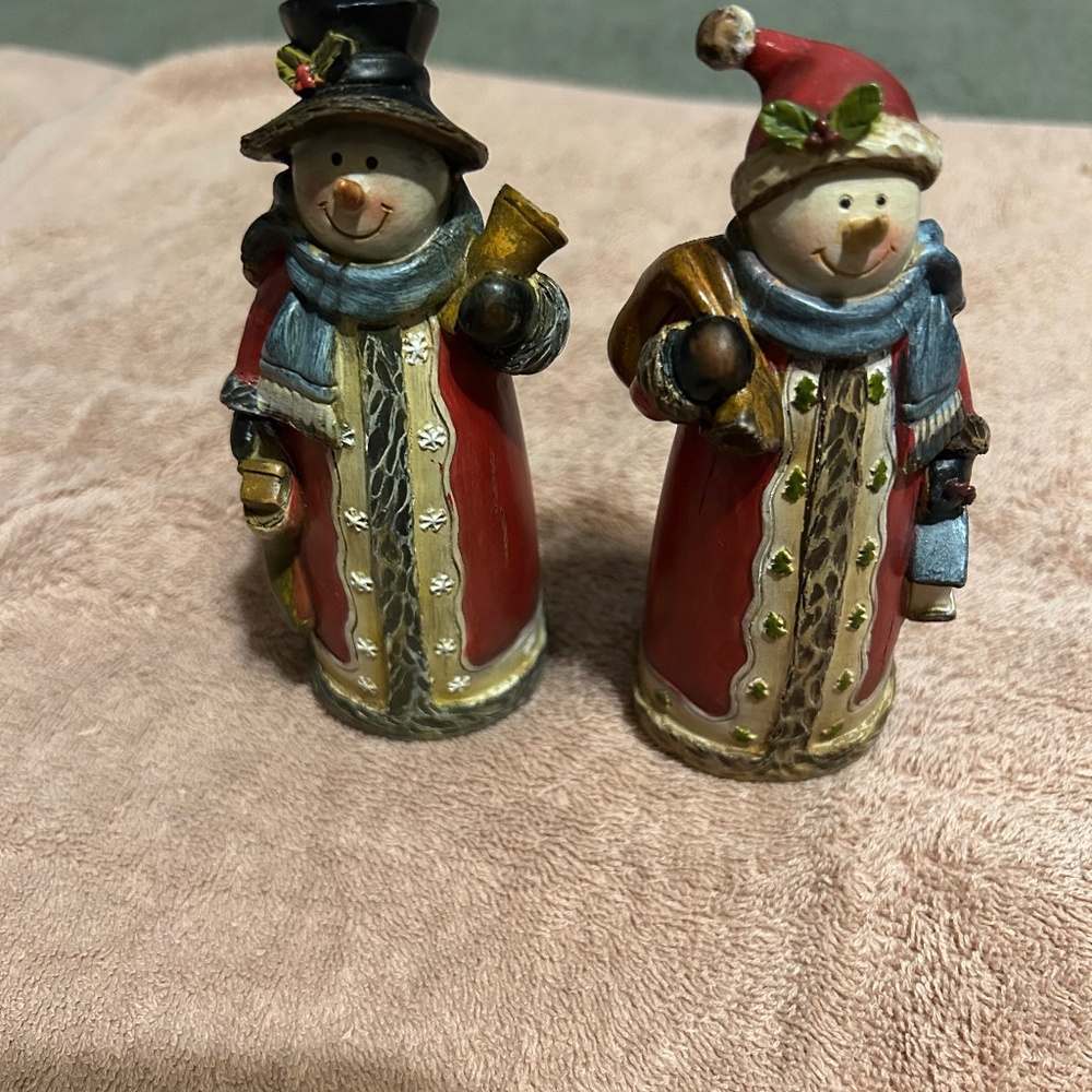Collections Pair of Ceramic Snowmen